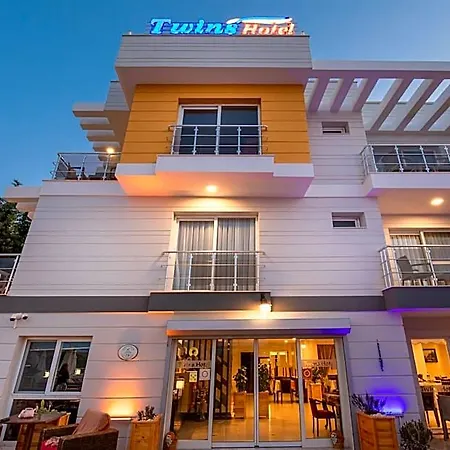 Twins Hotel 3*